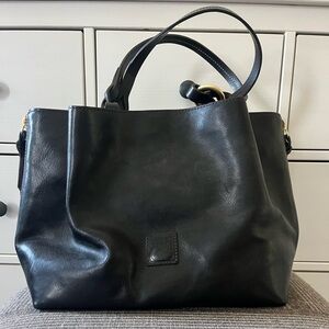 EUC black large zip Barlow Florentine leather